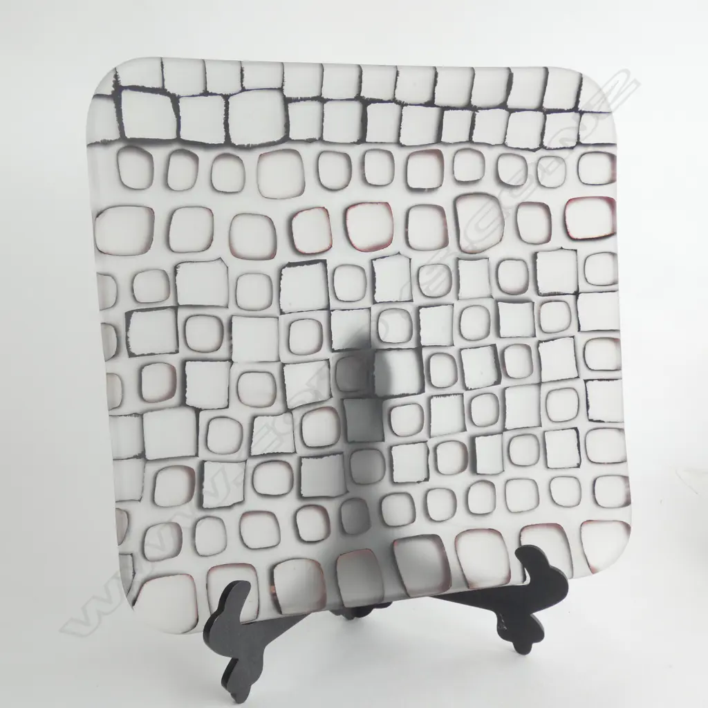 A Stephen Bradbourne glass flat square platter Image 1++